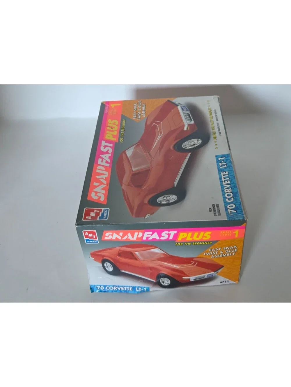 AMT Ertl SnapFast Plus 1970 Corvette LT-1 1:25 Scale Unpainted Model Kit